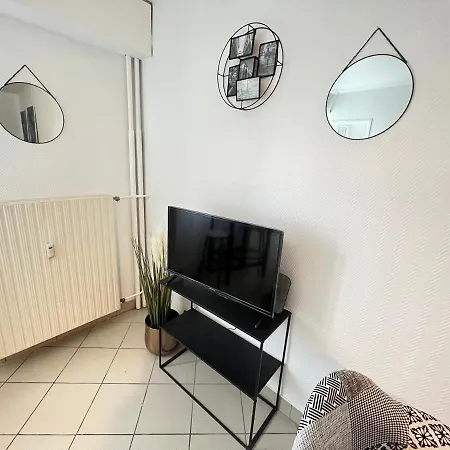 Apartment Vue Sur Jardin Parking Ascenseur Un-sejour-a-part *