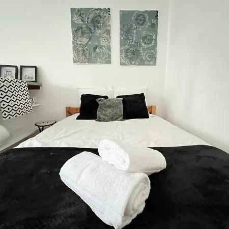 Apartment Vue Sur Jardin Parking Ascenseur Un-sejour-a-part Metz