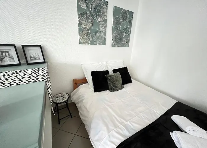 Vue Sur Jardin Parking Ascenseur Un-sejour-a-part Lägenhet *