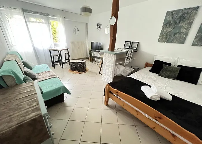 Lägenhet Vue Sur Jardin Parking Ascenseur Un-sejour-a-part *